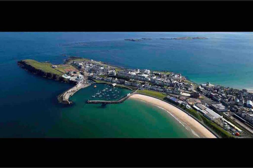 Luxurious Beach Front Apartment In Portrush Exteriér fotografie
