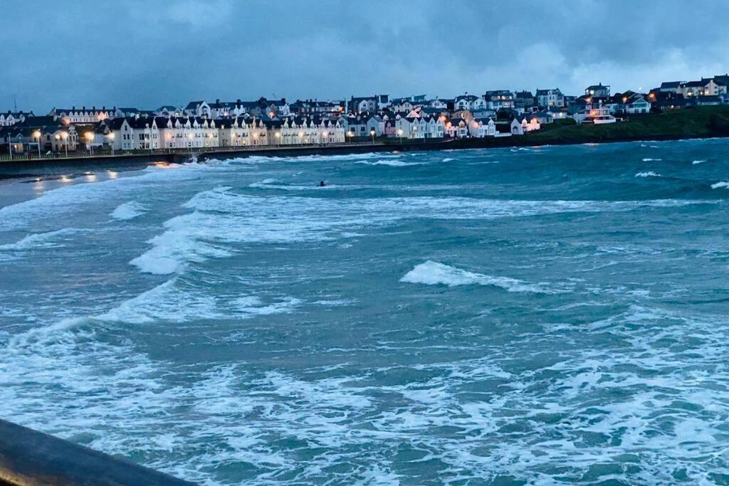 Luxurious Beach Front Apartment In Portrush Exteriér fotografie